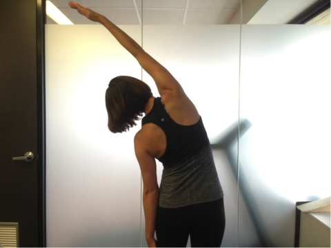 Right shoulder reach stretch: